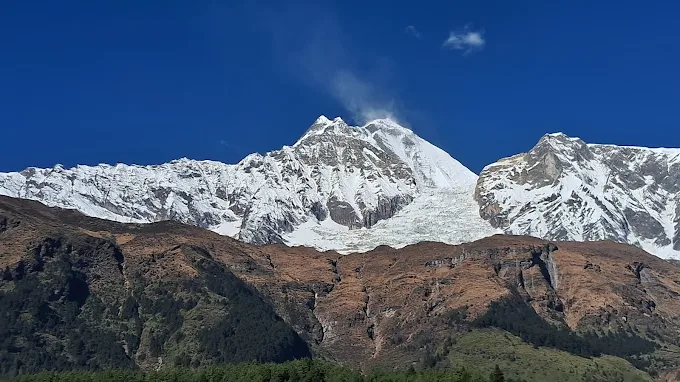Beautiful mountain view on annapurna circuit route