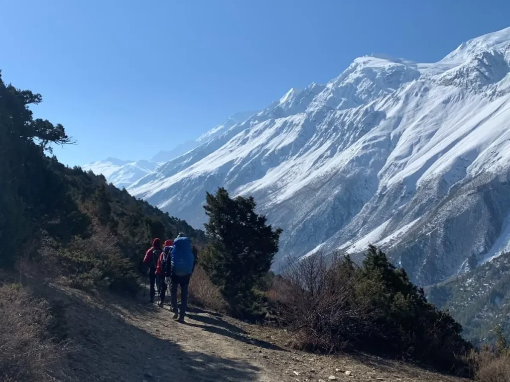 Annapurna Circuit Trek with Tilicho Lake Trek Trail with Mountain view